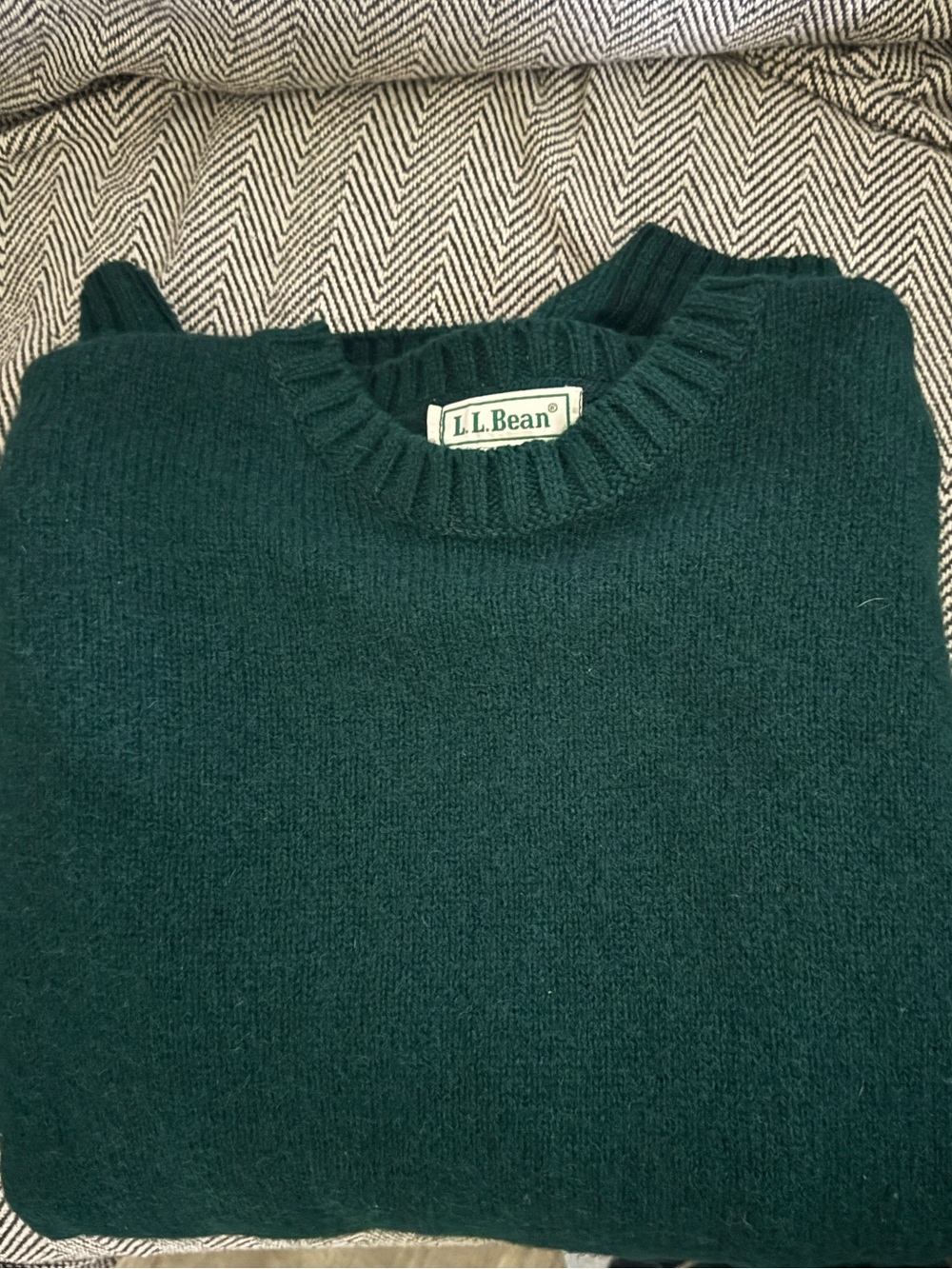VINTAGE L.L. Bean Men's Dark Green Sweater